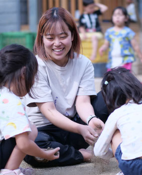 先輩保育士